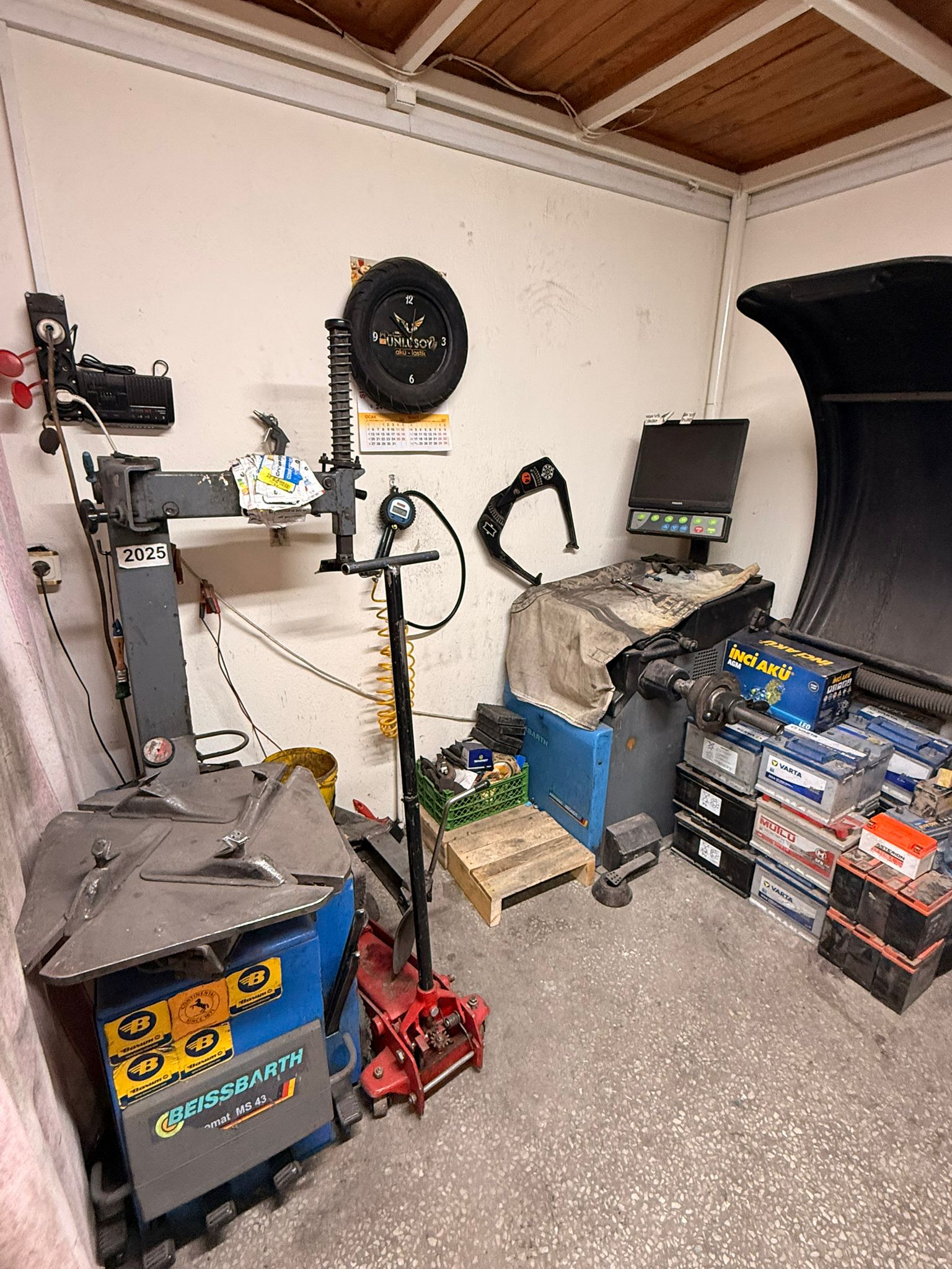 Ünlüsoy Akü Lastik Atölye 7